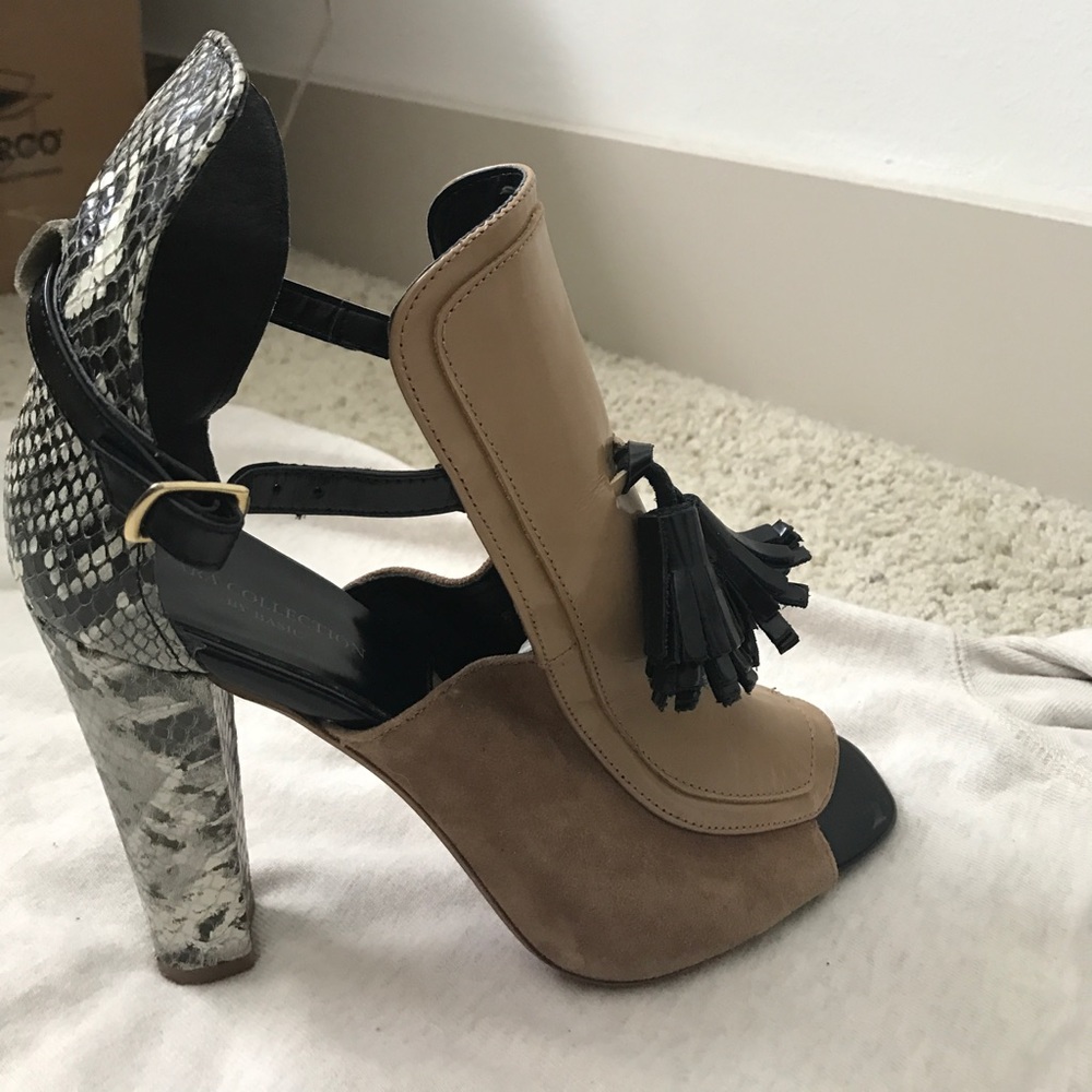 Rare Zara Tassel Snakeskin Sandal